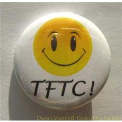 TFTC 3D Smiley White Geocaching Button